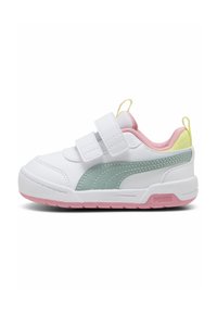 Baskets blanches avec des accents bleu-vert, semelle rose et deux bandes Velcro. Doublure en mesh et petite boucle au talon pour un enfilage facile.