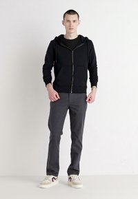 DOCKERS - Chinosy