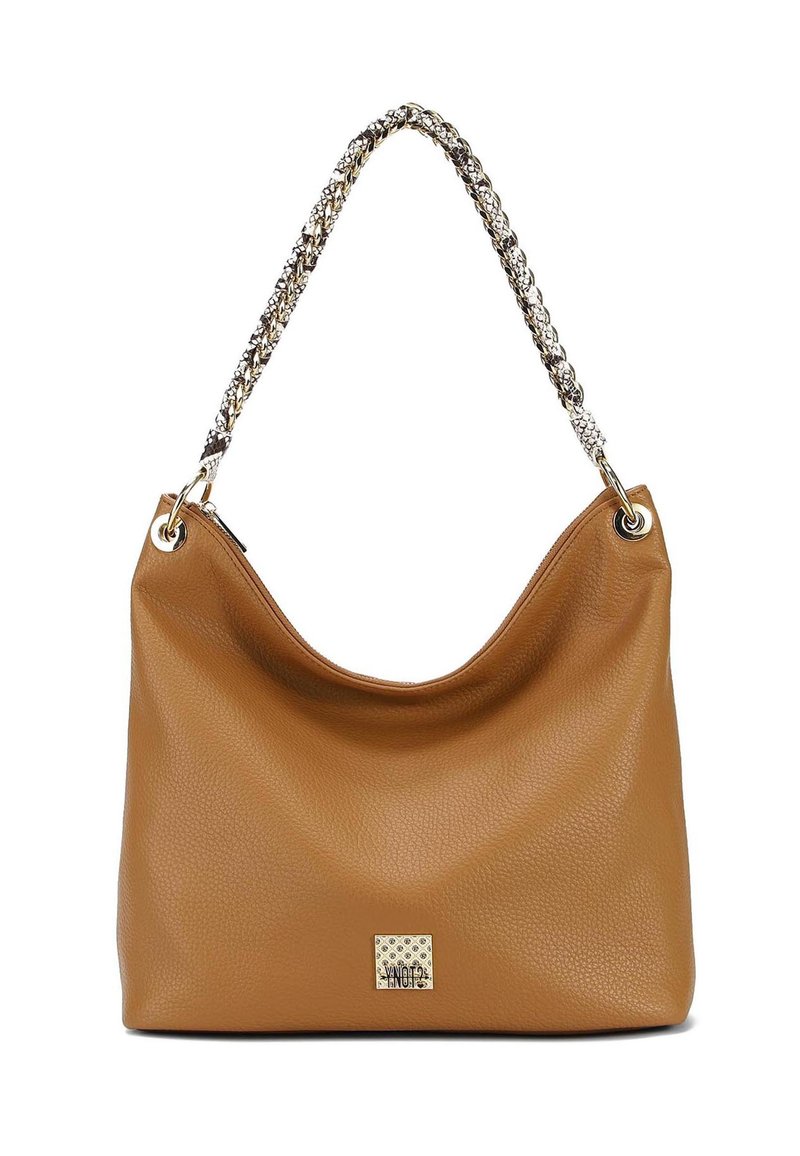 Borsa a tracolla in pelle color tan con finitura testurizzata, caratterizzata da un logo quadrato in accento oro e una maniglia a catena in tonalità argento e oro.