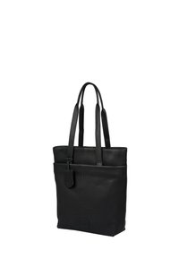 Borsa a tracolla in pelle nera con forma strutturata, manici doppi e un'etichetta pendente. Presenta una texture liscia e un design minimalista.