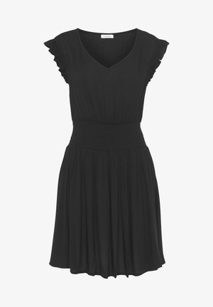 Melnas kleitas ar V-veida kakla izgriezumu, īsām volāna piedurknēm, smockētu vidusdaļu un plūstošu svārku. Izgatavota no viegla auduma, ar smalku tekstūru.