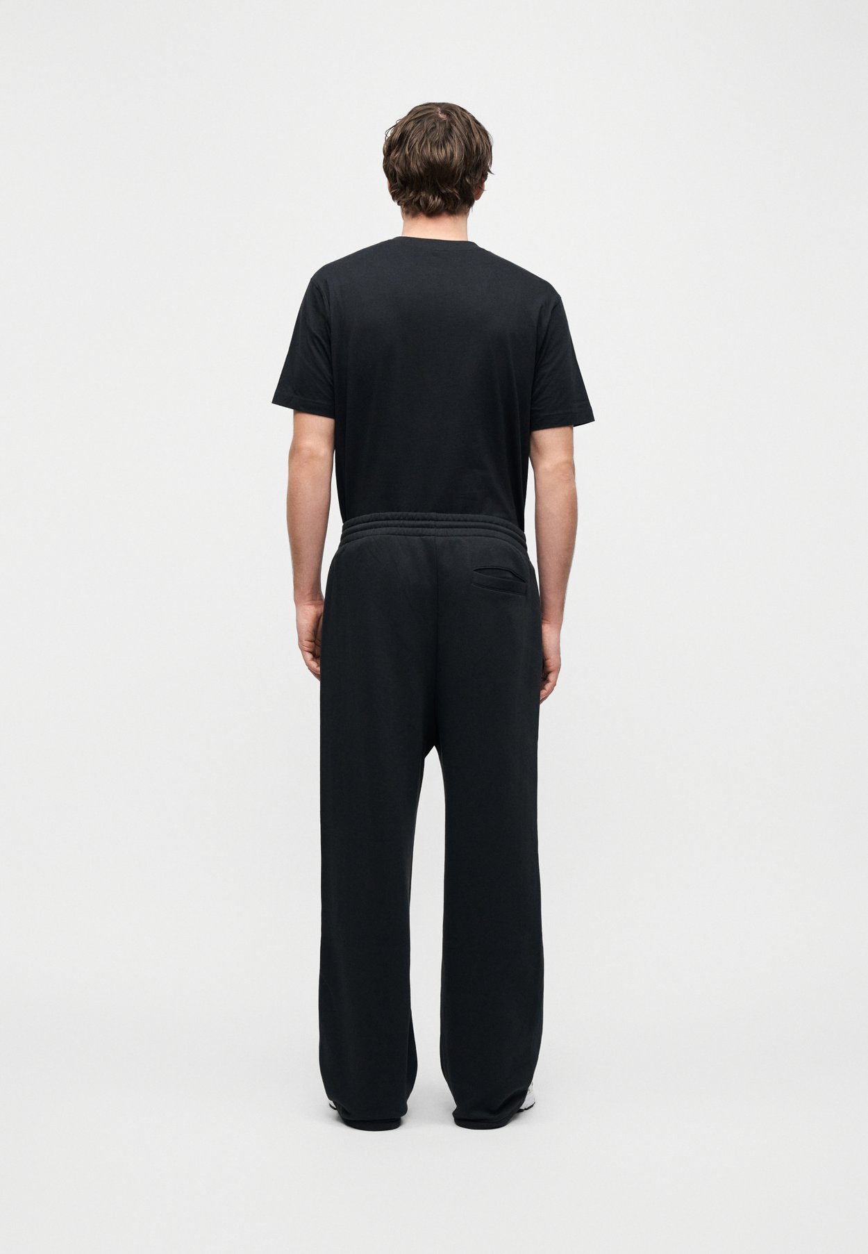 LINEAR GRAPHIC PANT