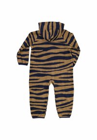Brun onepiece med marinblå tigerränder, med huva och långa ärmar. Tillverkad av mjukt tyg med en fluffig yta.