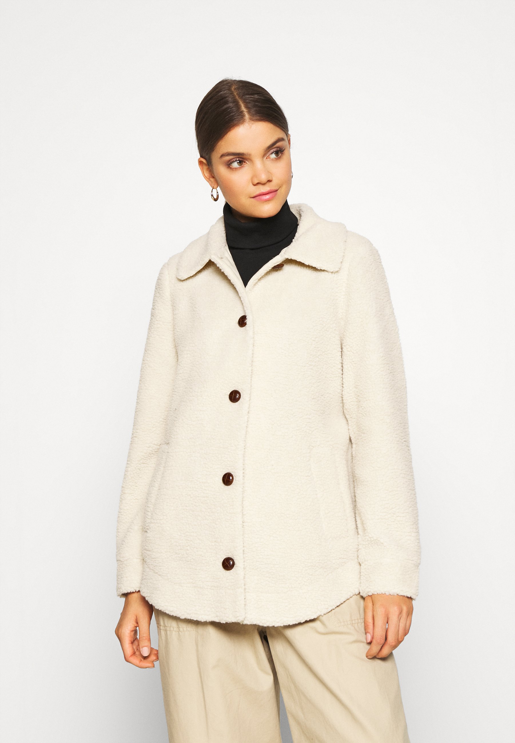 Vero Moda Jackor Dam . Köp damjackor online på Zalando.se Vero Moda Jackor Dam . Köp damjackor online på Zalando.se