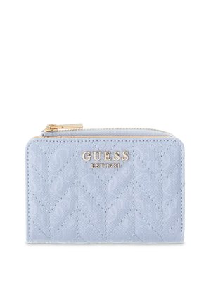 Portafoglio trapuntato azzurro chiaro con logo GUESS dorato e cerniera, con una texture sottile e una forma rettangolare compatta.