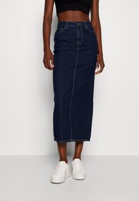 ONLY Tall - ONLSOPHIE MIDI BACK SLIT SKIRT - Farkkuhame - dark blue denim Pienoiskuva 1