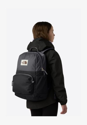 CHUCKWALLA DAYPACK UNISEX - Potovalni nahrbtnik - anthracite grey/tnf black