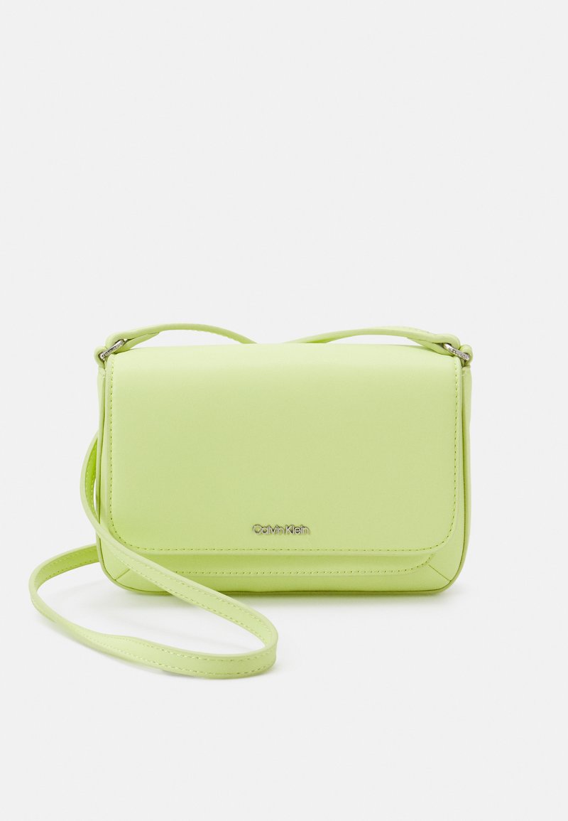 Calvin Klein MUST CROSSBODY Across body bag spirit green/green