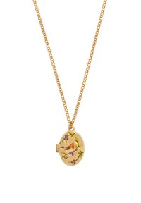 Collana con ciondolo d'oro, dotata di una catena, caratterizzata da motivi floreali e un'illustrazione di un uccello sul davanti. Forma ovale con una superficie testurizzata.