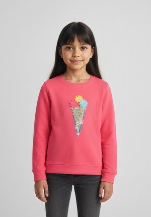 Felpa rosa con un motivo a forma di cono decorato con paillettes e fiori di stoffa colorati come accenti. Maniche lunghe e scollo rotondo.