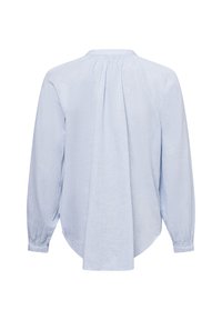 Camicia azzurra a maniche lunghe con design della parte posteriore plissettato, scollatura rotonda e polsini arricciati, realizzata in un tessuto testurizzato.