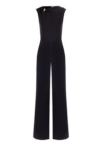 Combinaison noire avec un corsage ajusté, un design à jambes larges et un col drapé orné d'un accent décoratif doré à l'épaule.