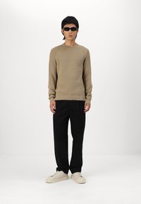 Selected Homme SLHDANE STRUCTURE CREW NECK - Pulóver - kelp
