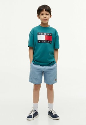 Tommy Hilfiger, HERITAGE PRINTED FLAG T-SHIRT - T-shirt con stampa - platinum teal