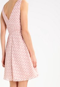 Esprit Collection Vapaa-ajan mekko - nude