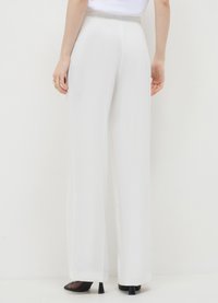 Calliope CON CINTURINI - Stoffhose - bianco