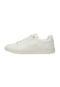 Baskets en cuir blanc avec des coutures ton sur ton, logo embossé sur le côté et une semelle en caoutchouc texturée. Lacets avec œillets en métal.