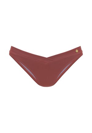Bikini bottom in un tono terracotta, caratterizzato da un design a V, bordi senza cuciture e cuciture minime visibili; include un accento con logo dorato.