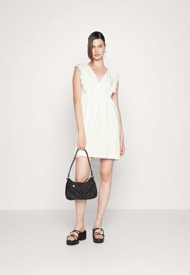 Damen Freizeitkleider | Vero Moda Tall VMTASSA FRILL SHORT DRESS Freizeitkleid snow white/weiß - VQ25206 Damen Freizeitkleider | Vero Moda Tall VMTASSA FRILL SHORT DRESS Freizeitkleid snow white/weiß - VQ25206
