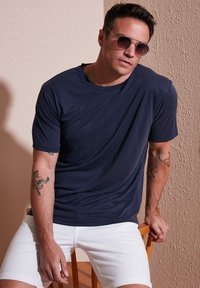 Buratti REGULAR FIT - Basic póló - indigo