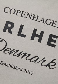 Nem kiválasztott, stone