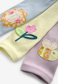 Next 3 PACK  REGULAR FIT - Nattplagg set - purple yellow blue character