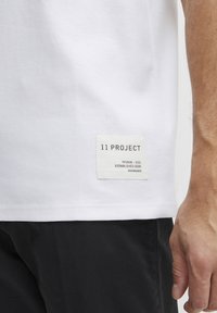 11 Project PRAndre - T-shirts - white