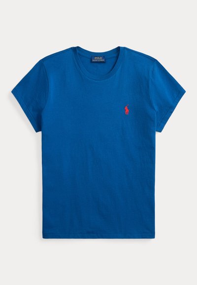 Μπλε κοντομάνικη μπλούζα Polo Ralph Lauren με στρογγυλή λαιμόκοψη και μικρό κόκκινο κεντημένο λογότυπο στο αριστερό στήθος.