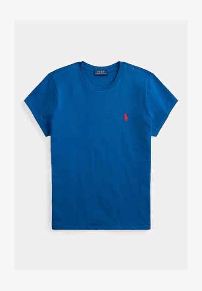 Μπλε κοντομάνικη μπλούζα Polo Ralph Lauren με στρογγυλή λαιμόκοψη και μικρό κόκκινο κεντημένο λογότυπο στο αριστερό στήθος.