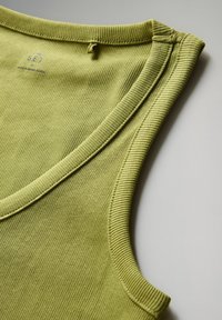 THE SET REGULAR FIT - V-NECK - Topp - lime green