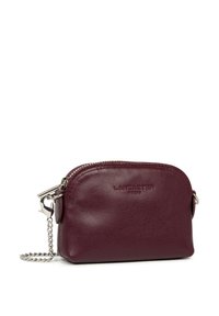 Pochette in pelle bordeaux con zip e catena argentata. Presenta un logo impresso sul fronte. Forma compatta e arrotondata con texture liscia.