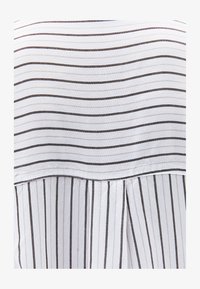 Selezionato, chocolate stripe