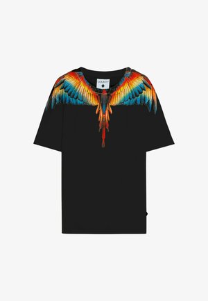 T-shirt nera a maniche corte con grafica vivace di ali piumate multicolore sul davanti, con scollo rotondo e vestibilità comoda.