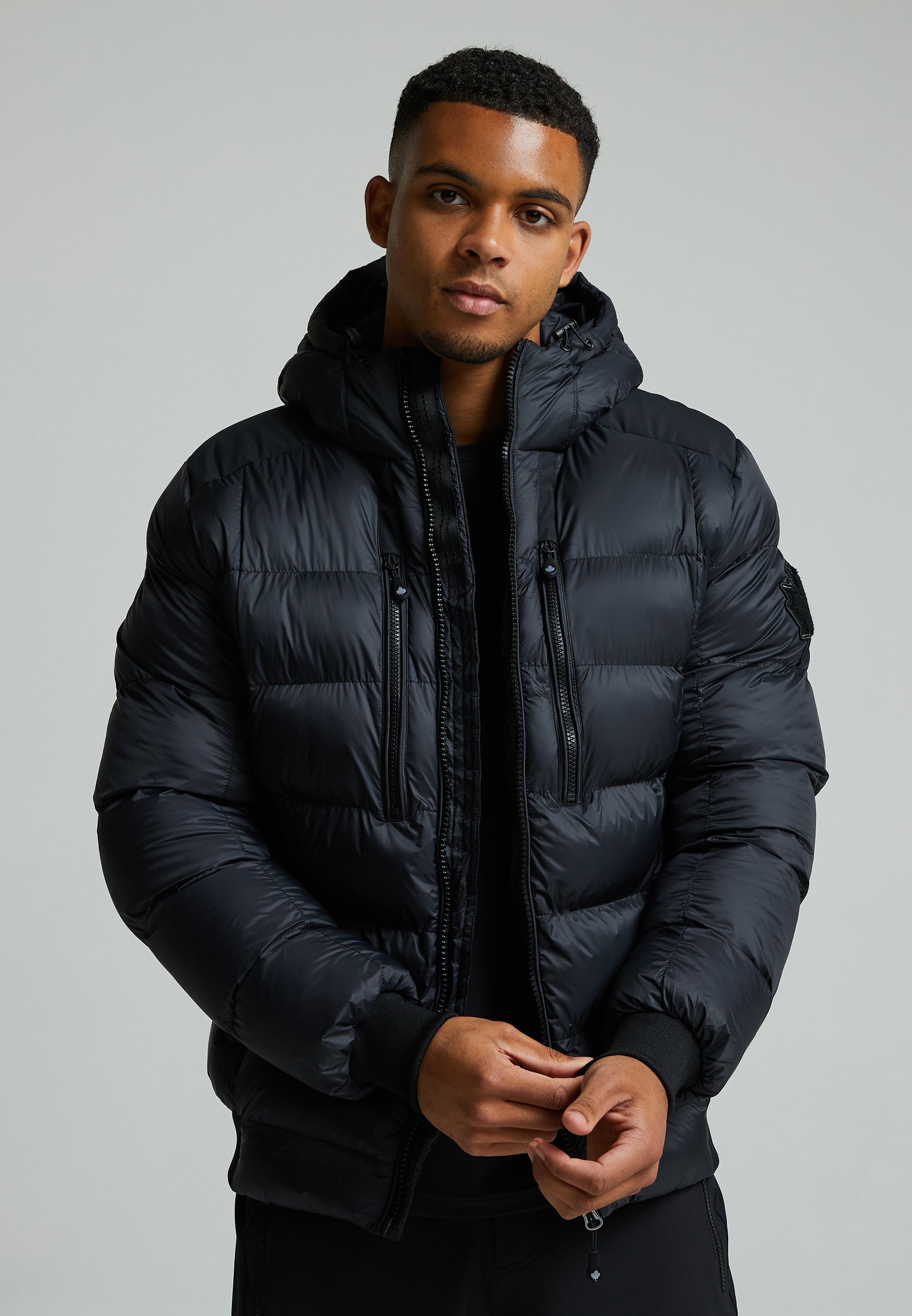 スカジャン The Who 黒 523ae637a0964f2f996b1facbf25ef