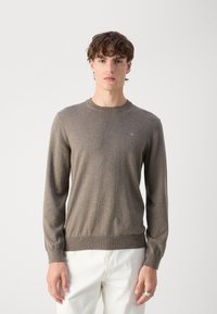 GANT Strikkegenser - dark hazelnut melange