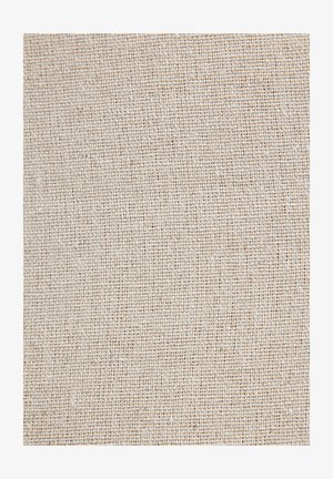 Tissu tissé naturel en beige clair, avec une texture rugueuse et des fibres visibles, présentant un motif uniforme. Idéal pour l'ameublement ou l'artisanat.