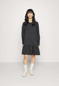 ONLY Petite ONLDREAMER LIFE FLOUNCE - Vestido de dia - phantom