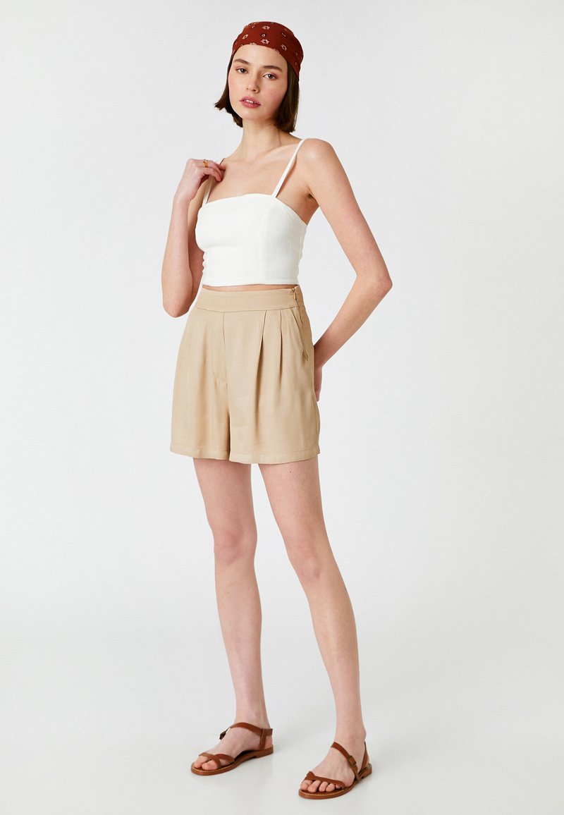 Koton Shorts crème Koton Shorts crème