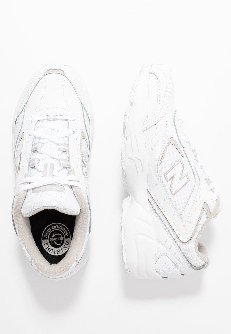 New Balance 452 Chunky Trainers In White atelieryuwa.ciao.jp