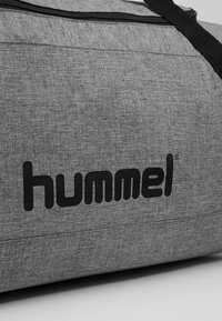 Hummel CORE BAG UNISEX - Bolsa de deporte - grey melange