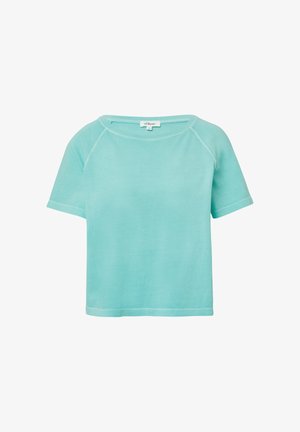 Jasnoniebieska koszulka z krótkim rękawem, wykonana z miękkiej tkaniny, z okrągłym dekoltem i rękawami raglanowymi z kontrastowym przeszyciem.