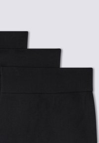 Czarne, prążkowane legginsy z gładkim pasem w sukience, posiadające trzy nałożone na siebie warstwy. Materiał wydaje się elastyczny i miękki, odpowiedni do zapewnienia komfortu.