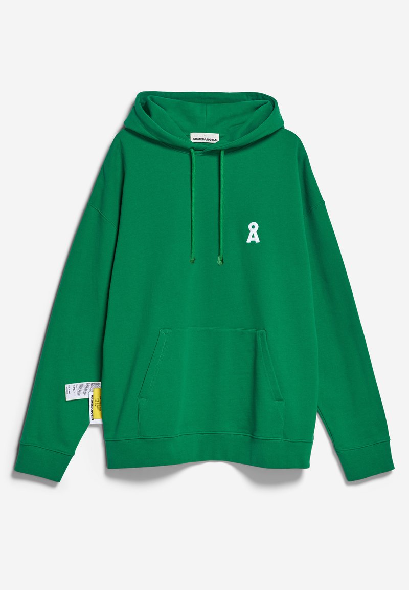 Grüner Baumwoll-Hoodie mit Kängurutasche, Kapuze mit Kordelzug und grauem grafischem Bandlogo. Seitliches Etikett mit sichtbaren Pflegehinweisen.