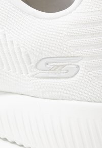 Skechers Wide Fit BOBS SQUAD  - Sportcipő - white