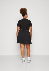 Calvin Klein Jeans Plus LOGO ELASTIC DRESS - Džersejové šaty - black