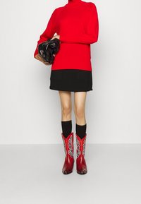 IVY OAK Sweter