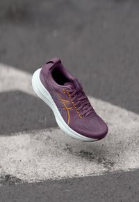 Izbrano, purple/saba blue