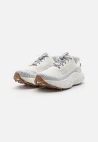 New Balance FRESH FOAM X MORE TRAIL V3 - Zapatillas de trail running - white