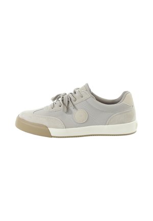 Szaro-beżowy casualowy sneaker z sznurowadłami, gumową podeszwą i okrągłym logo z boku, pokazany z zewnętrznej strony.