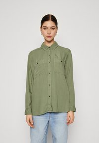 American Eagle - CORE NEW SHIRT - Camicia - olive Immagine in miniatura 1